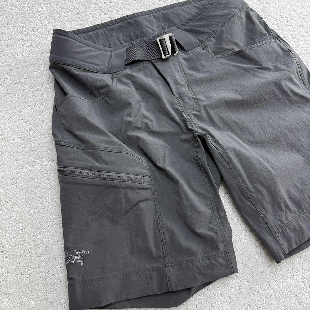 Arc'teryx Gamma Shorts Womens 0 Charcoal 8" Hiking Climbing Softshell Belted